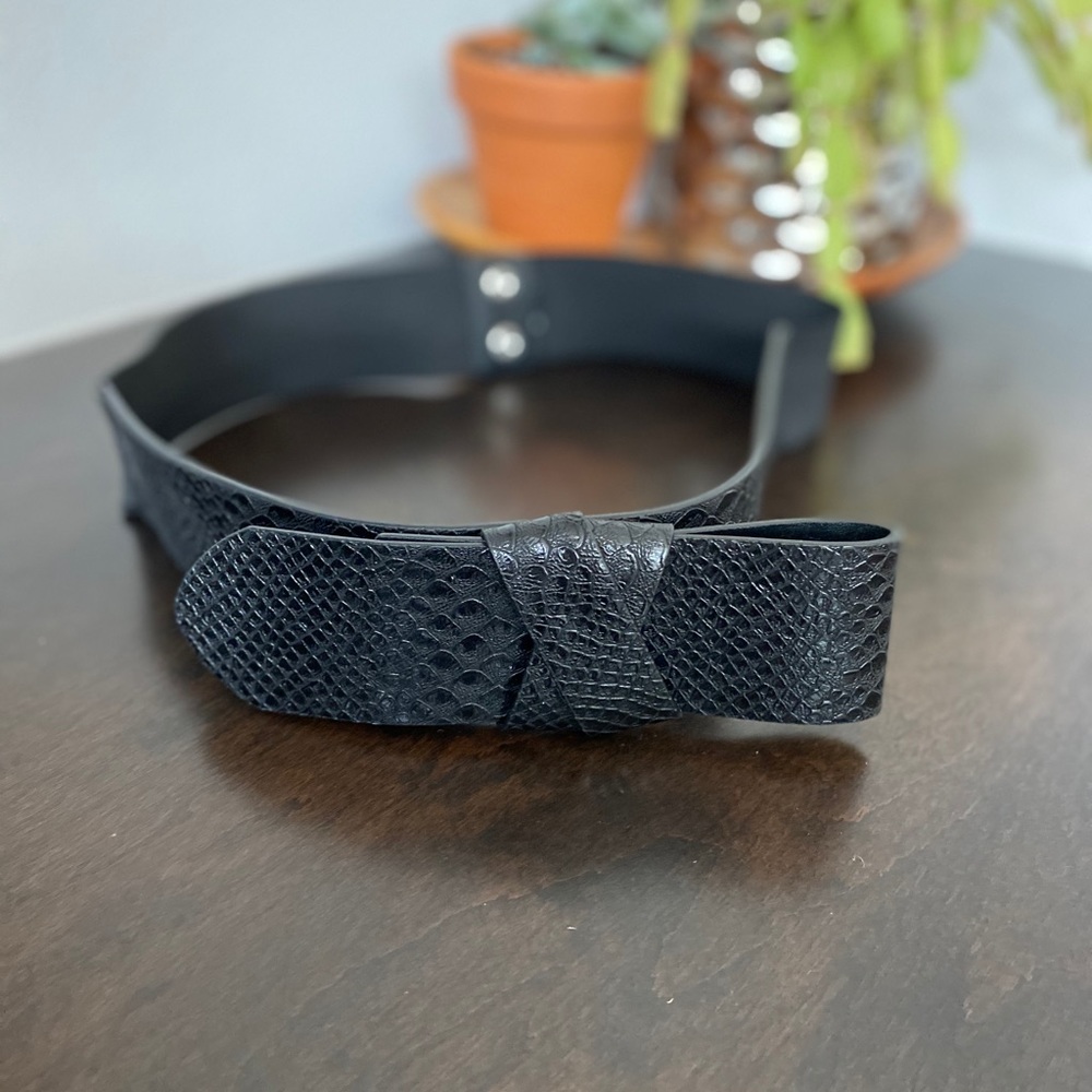 Stylish Snake Skin Black Fashion Belt